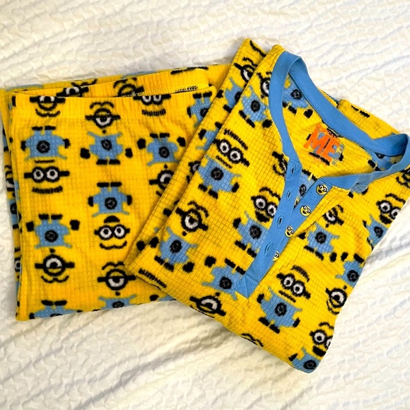 Minion Pajamas- Top and Bottom- Women’s- XL - Picture 1 of 10